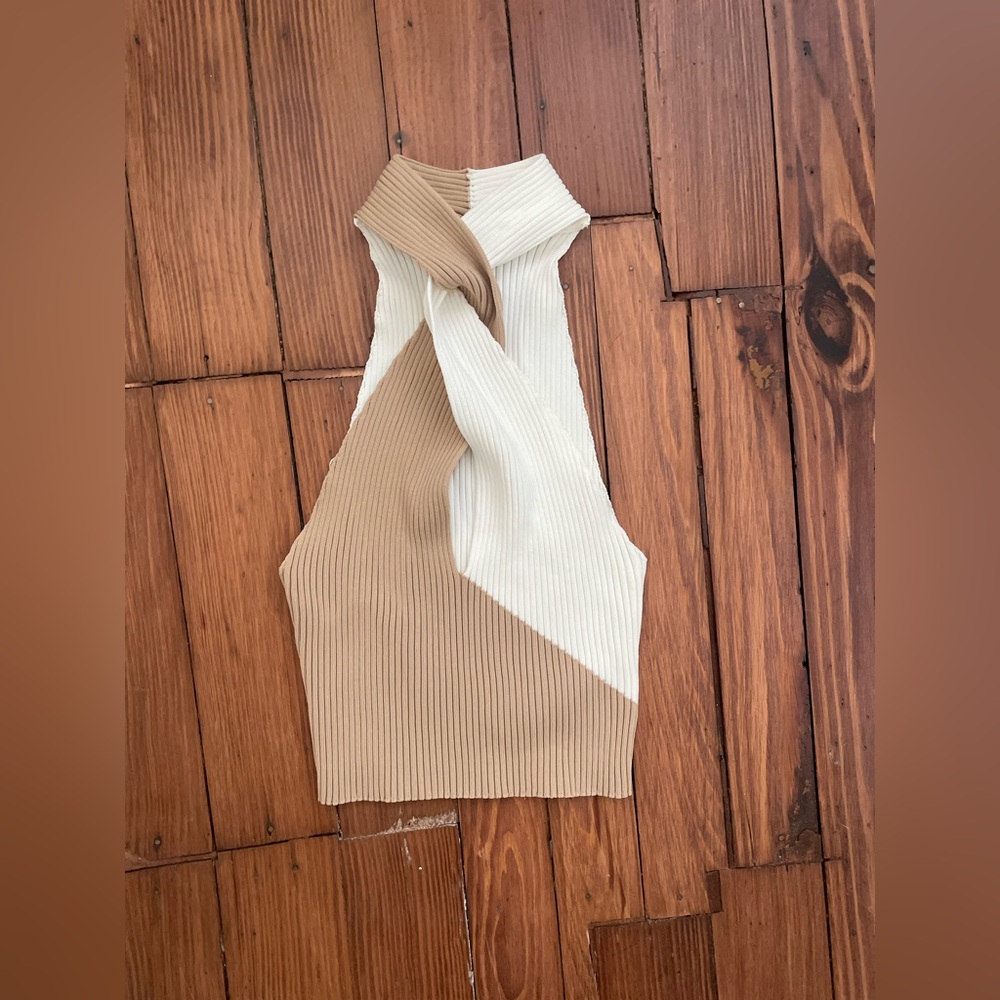 NWOT Le Lis Collection Ribbed Knit Top in Cream and Tan